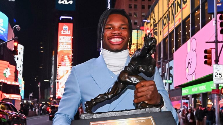 Heisman winner Travis Hunter has deleted his fiancée from social media amid rumors and criticism