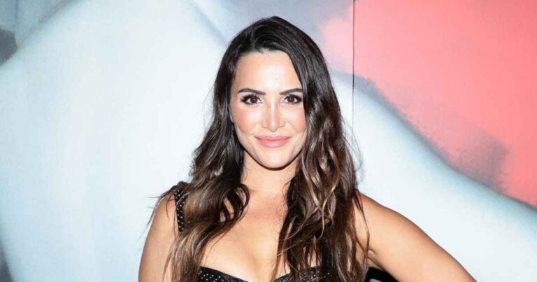 Bachelor Andi Dorfman details 28-hour labor with baby girl