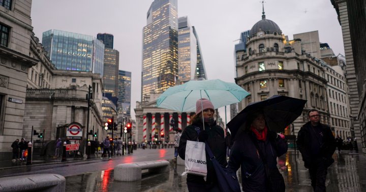 Bank of England keeps key interest rate on hold as it warns of “elevated uncertainty” – National