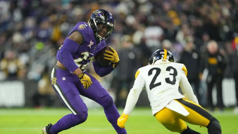 Ravens beat Steelers to keep AFC North race open