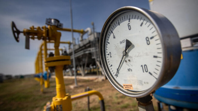 Russia has stopped gas exports to Europe via Ukraine, Kiev hails the “historic event”.