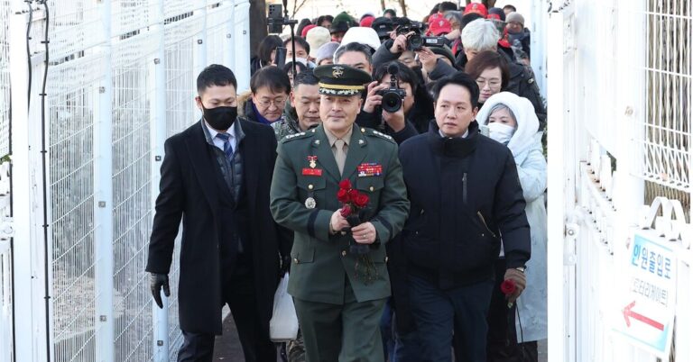 The South Korean colonel who accused the president of whitewashing was acquitted