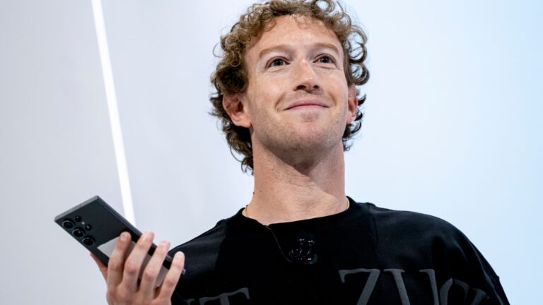 Mark Zuckerberg criticized Apple for its lack of innovation and “random rules”.