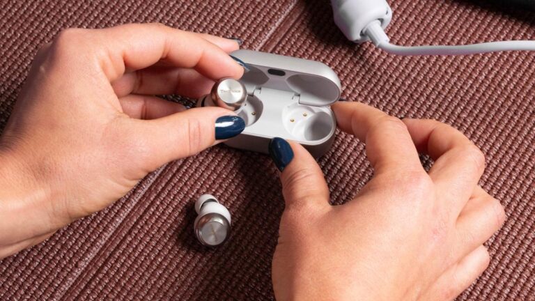 Magnetic fluid motors provide great audio amplification