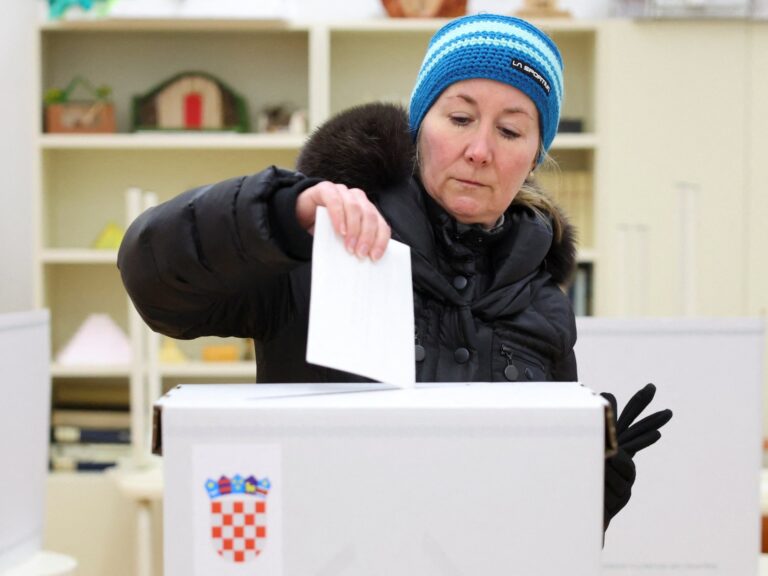 The current president is expected to win as a result of Croatian voting in the second round for the presidency News