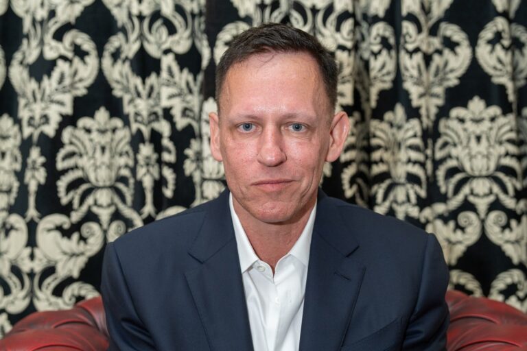 I have no idea what Peter Thiel is trying to say and it makes me really uncomfortable