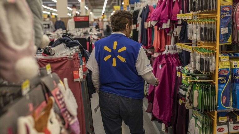 Some Walmart managers are making over $600K