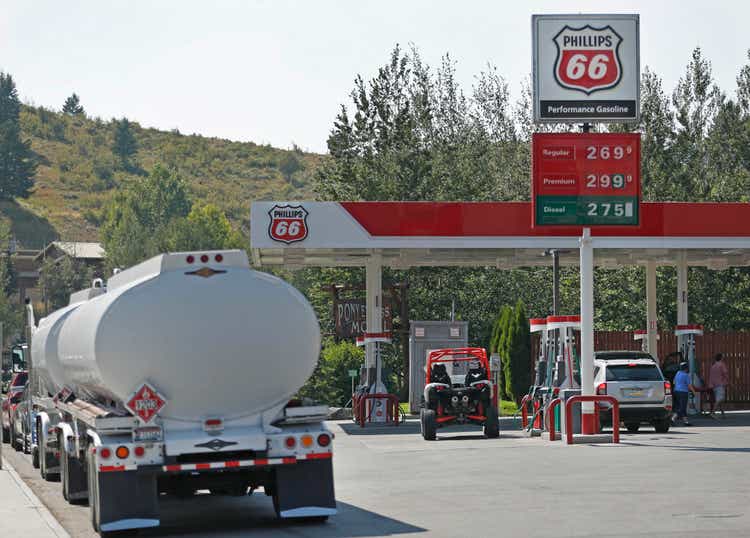 Phillips 66 CEO sees refining rebound, advantage for U.S. refiners vs. Europe (NYSE:PSX)