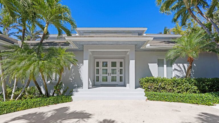 You can be a neighbor to Donald Trump in Palm Beach for $15 million