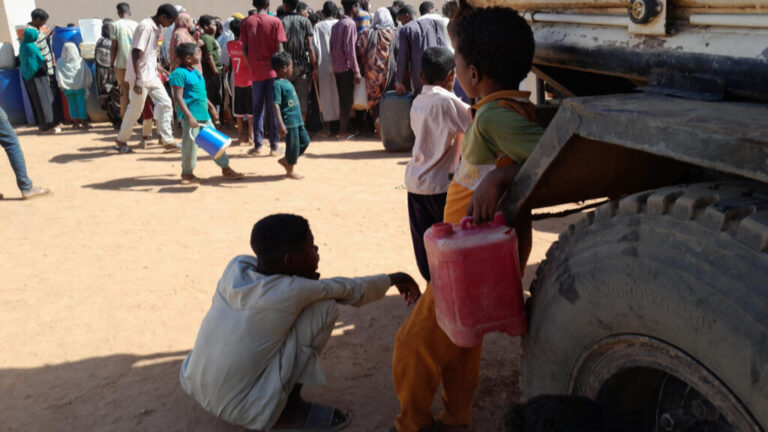 Sudanese Examine Forces are killed the hips of ladies in attacking the Charter market