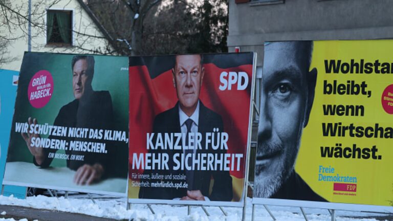 The Germans start the polls in the critical election with the expected right gains