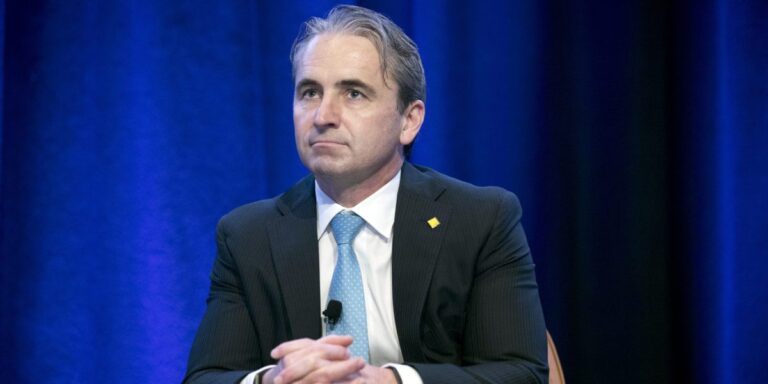 Commonwealth Bank of Australia CEO sees weak private sector