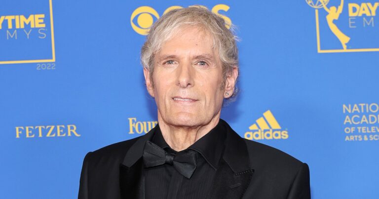 Michael Bolton shares a rare photo with children and grandchildren after a brain tumor diagnosis