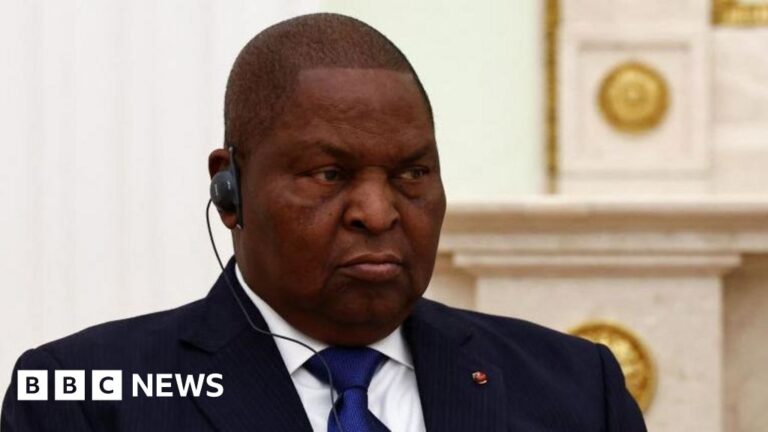 The head of the Central African Republic launches the “experience”