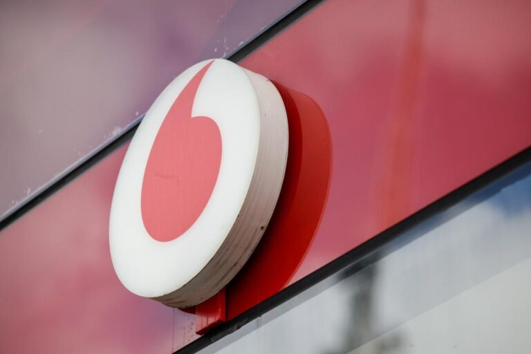 Vodafone Shares Fall as Germany Weakness Offsets Sales Beat