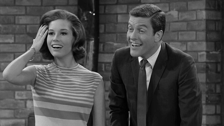 The only major actors who are still alive with the show wildly van Dike