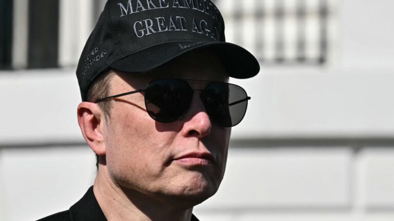 Elon Musk received challenges in the sec costume on Twitter announcement