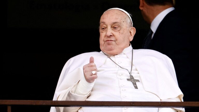 Pope Francis was released from the hospital, left the message condemned by Israeli bombing