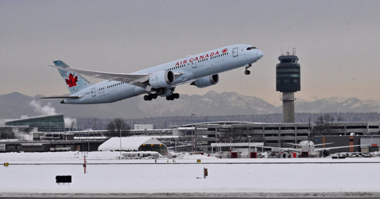 Airlines sat down to the United States as Canadians stay