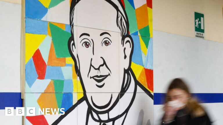 Pope lasts the third week from St. Peter’s Square