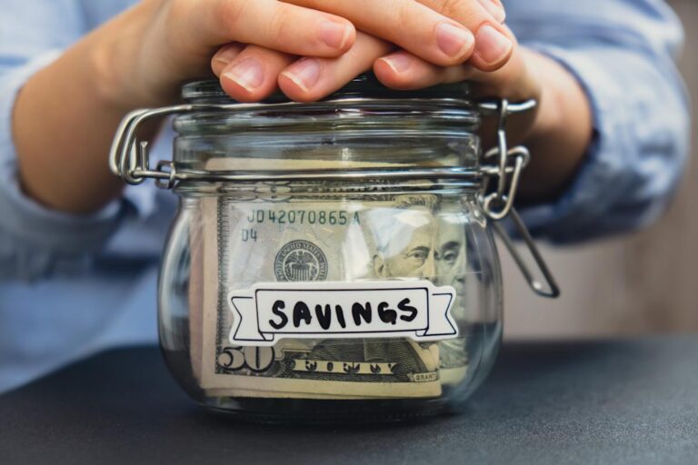 How to save $10,000 in 6 months​