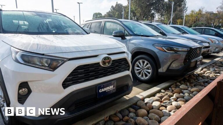 Trump announces 25% tariffs in car imports