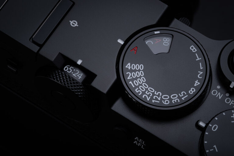 Fujifilm GFX100RF is a 102MP compact camera with medium format