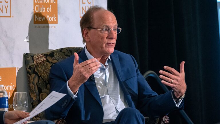 Ceos, the United States ‘probably thinks that there is a recession in the recession,’ said Blackrock’s Larry Fink