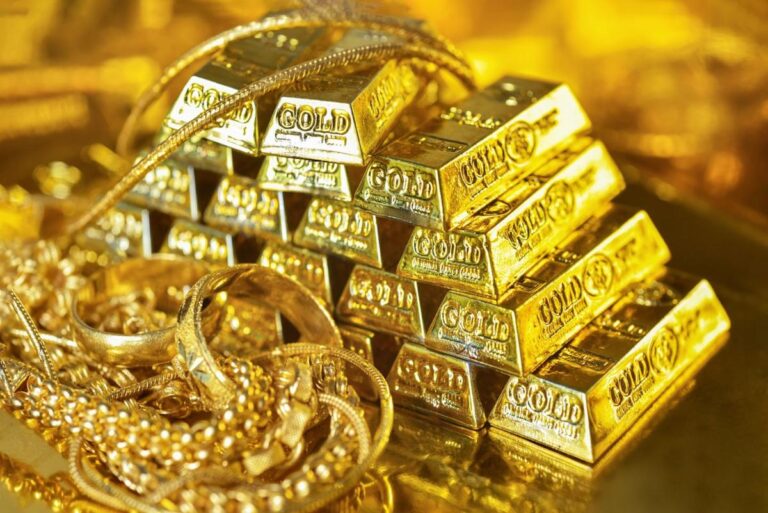 The price of gold hits $3,000 amid rising global uncertainties, benefiting HNW ETF inflows
