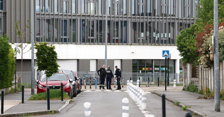 Student 4 stabs others, one deadly, French high school