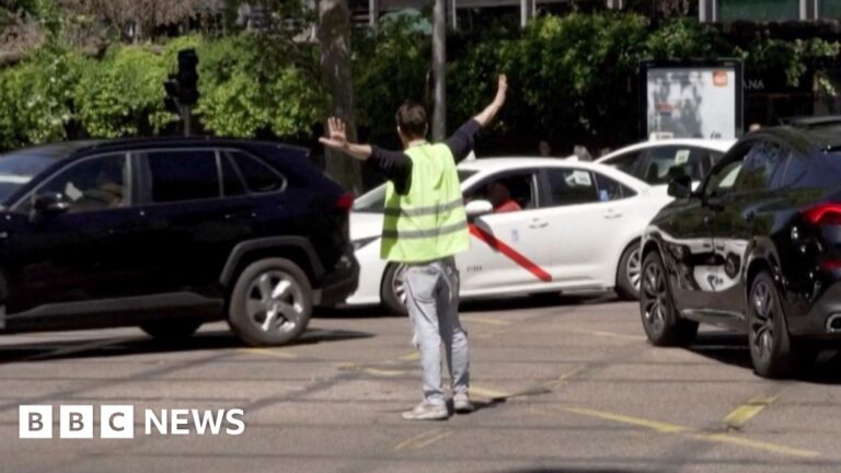 Power outage of traffic chaos as Spain and Portugal