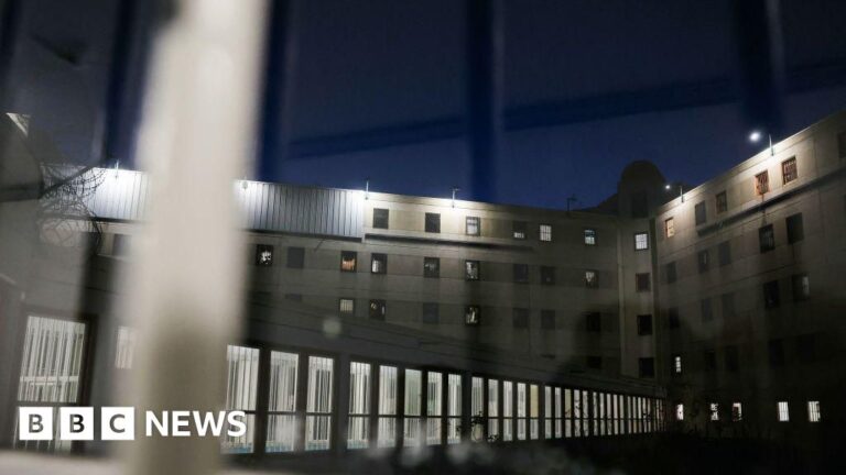 French prisons hit the wave of attack on one night
