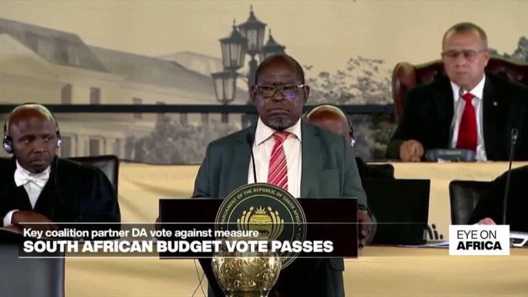 The main coalition partner of the voting in the South African budget is passed in spite of the opposition