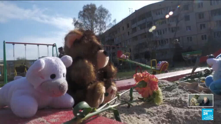 The Russian strike kills 19 people in the hometown of Zelenski, half in half