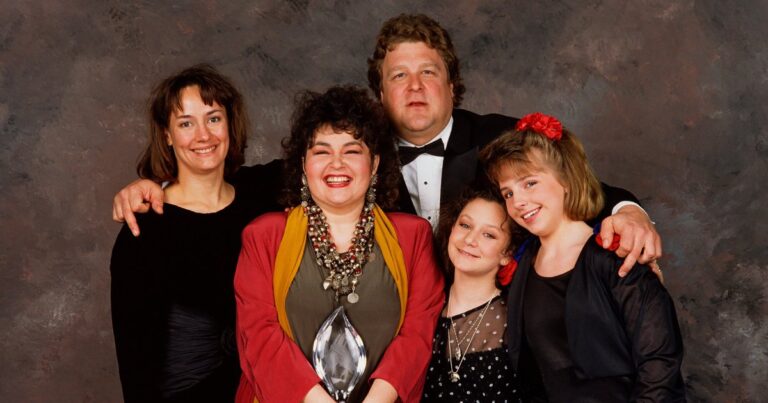 Which stars roseanne – not – return to the finals