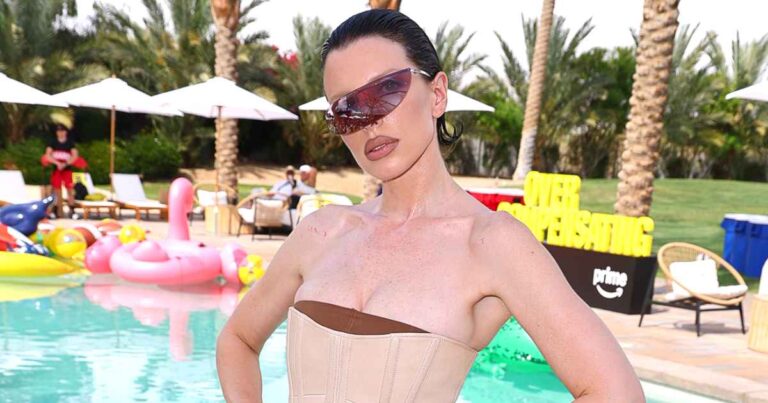 Julia Fox turns his head with body-stum in Coachella 2025