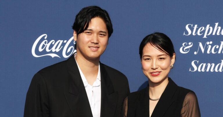 Shohai Otani and Mom Tanaka’s wife in a relationship