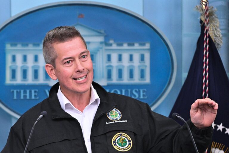 Sean Duffy does not want air traffic controllers to retire in 25 years