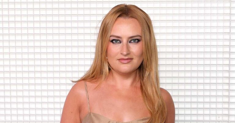 Amelia Dimoldenberg says Meti Hill was “kissing” in 2022