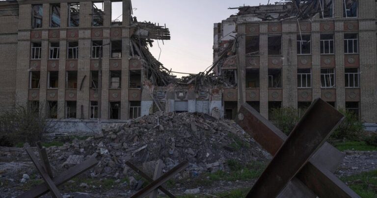 Russia, Ukraine accuses each other in violation of a day of ceasefire