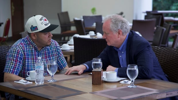 The U.S. senator meets El Salvador with the wrong deportant