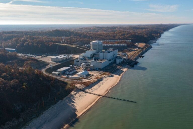 US nuclear plant set to reopen, a win for Trump