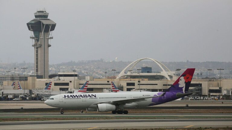Hawaiian Airlines flight declares emergency for ‘electrical smell’