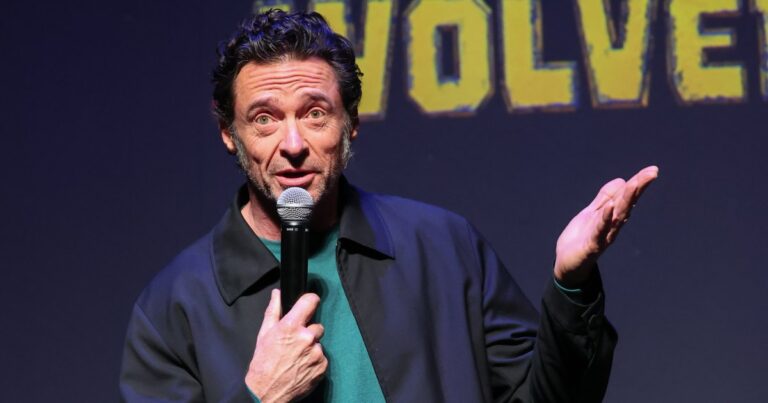 Hugh Jackman hue Ryan Reynolds over wolving wolver