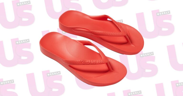 Jennifer Enistan owns these flips in 3 colors