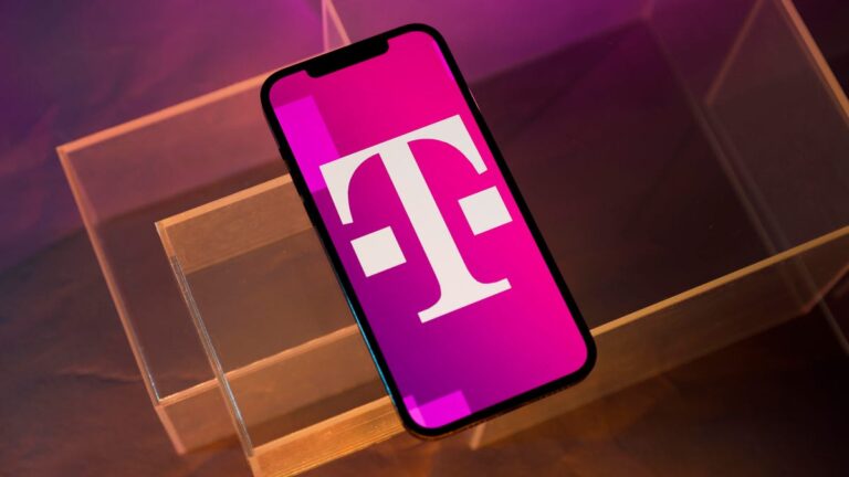 The pricing of the T-Mobile satellite service drops to $ 10 a month, starting in 2026.