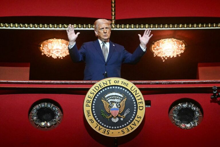That the viral Trump tweets for the impayment of presidents if DOW the fall is fake