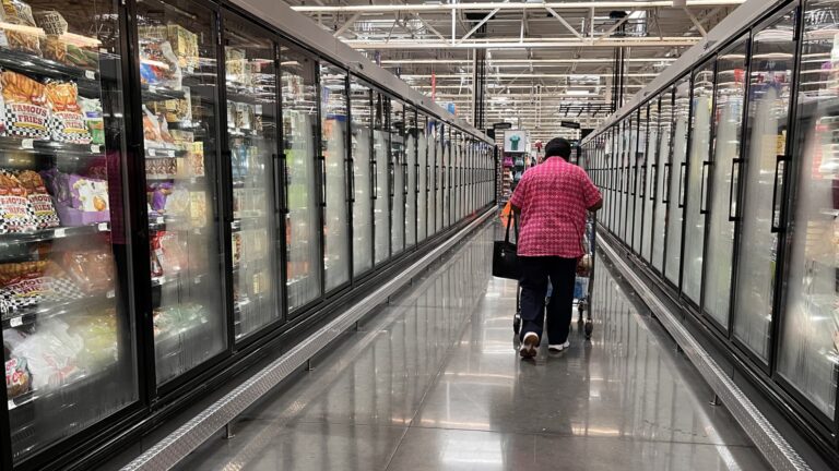 In May, the consumer’s sense of inflation falls after the tariffs of Americans