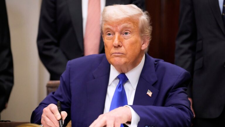 Trump signs the management order to reduce prescription drug prices | Donald Trump News