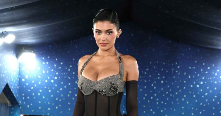 Kylie Jenner met Gala 2025 Mishap: stuck in her style